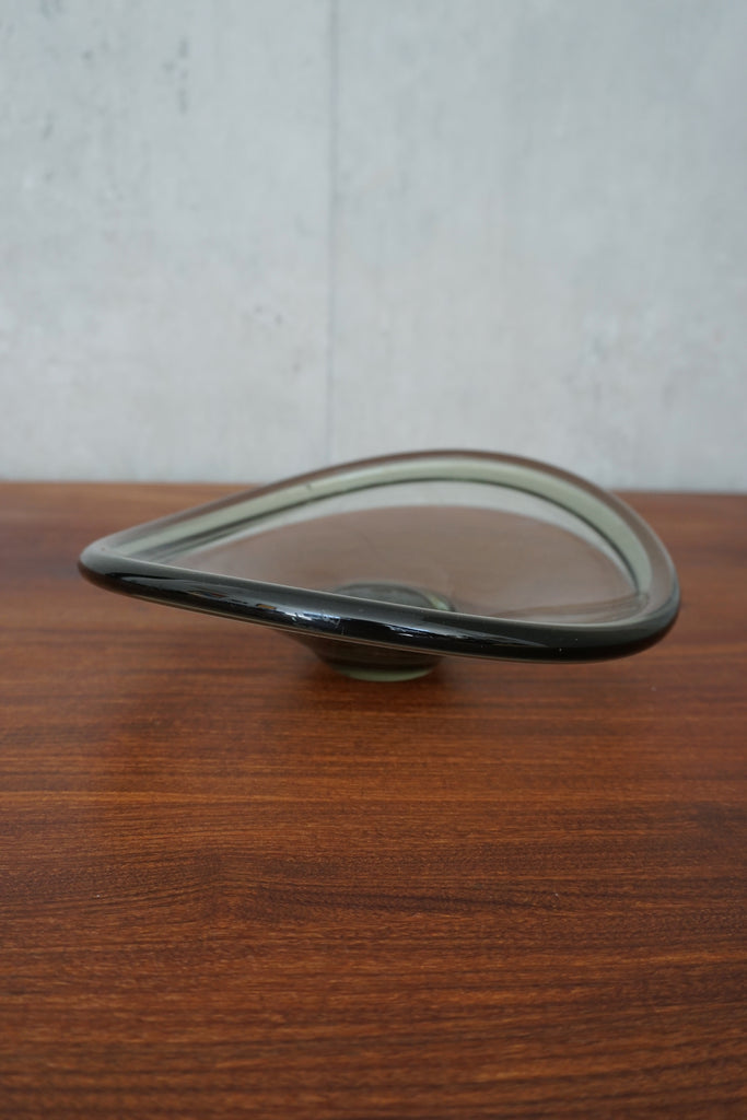 Medium sized Glass bowl, by Per Lütken for Holmgaard, Denmark (1962)