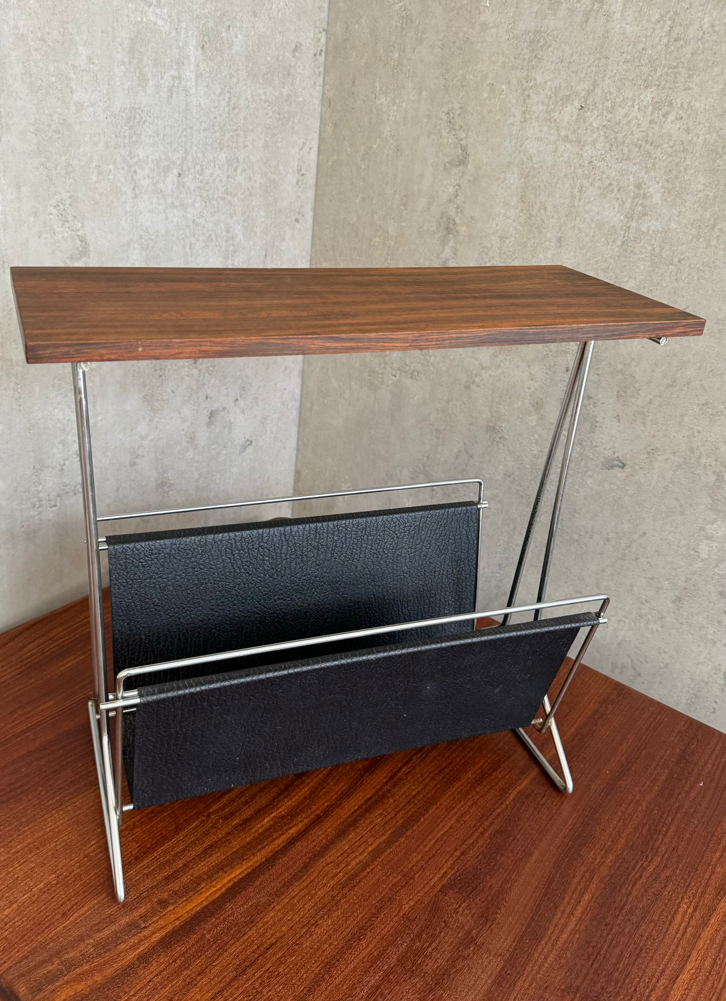 Faux rosewood magazine/vinyl rack (1960s)