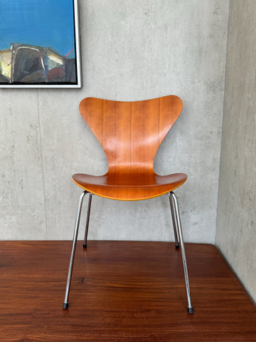 Arne Jacobsen for Fritz Hansen, 'Series 7' bentwood stacking chair (1960s) Denmark