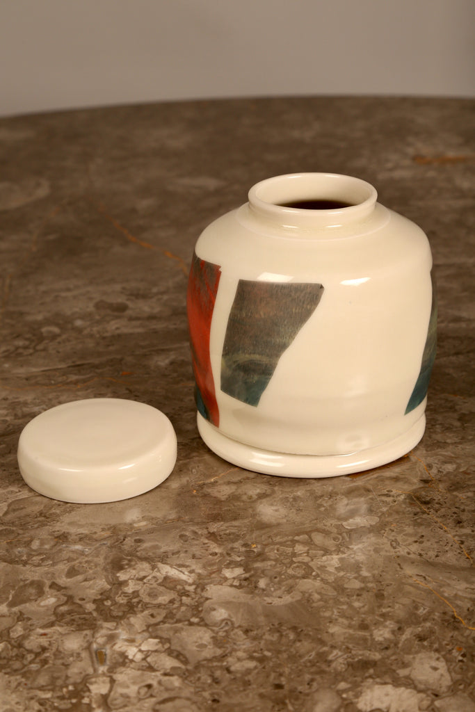 Studio Pottery pot with lid by Ashley Howard
