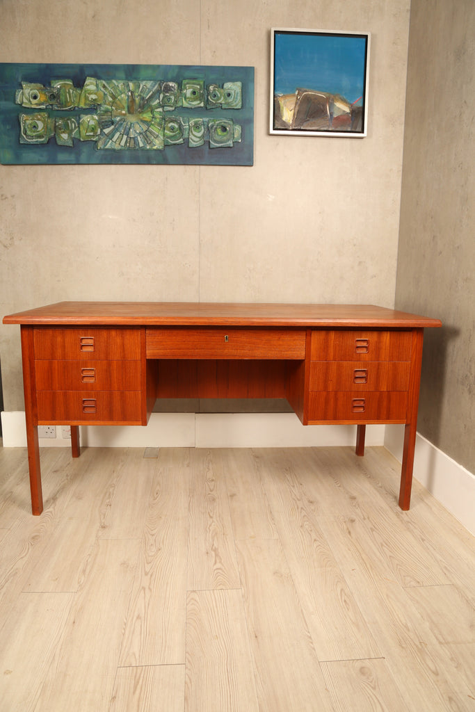 1960s teak kneehole desk with intregrated shelf