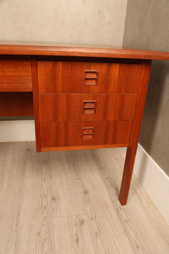 1960s teak kneehole desk with intregrated shelf