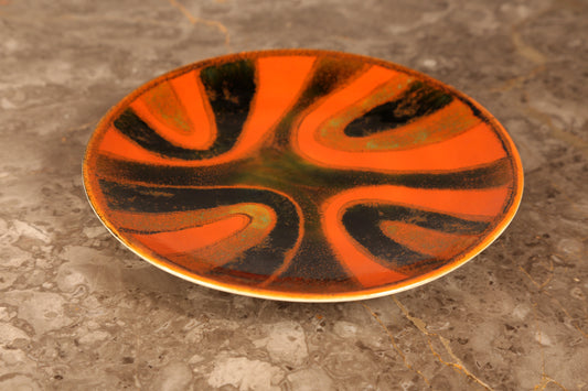 A Poole Delphis studio range plate 1960s (UK)