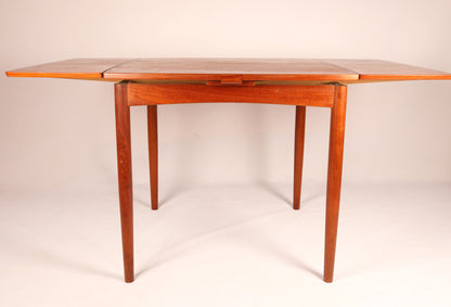 An Am Ansager Möbler metamorphic Teak Extending Dining / Card Table with baize lined reversible top, 1960s (Denmark)