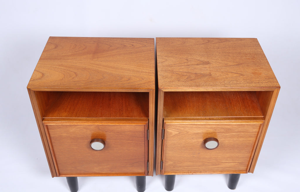 A pair of teak bedside cabinet (1970s)