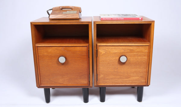 A pair of teak bedside cabinet (1970s)