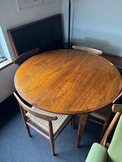 Brazilian rosewood extending table by Henry Rosengren Hansen for Brande Møbelindustri.